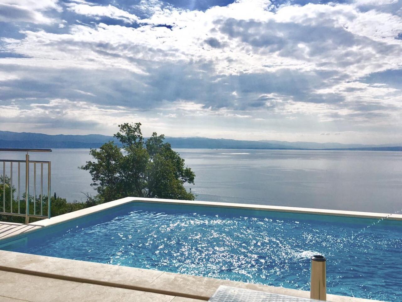 Villa Sabine Apartment Losinj Медвея Екстериор снимка